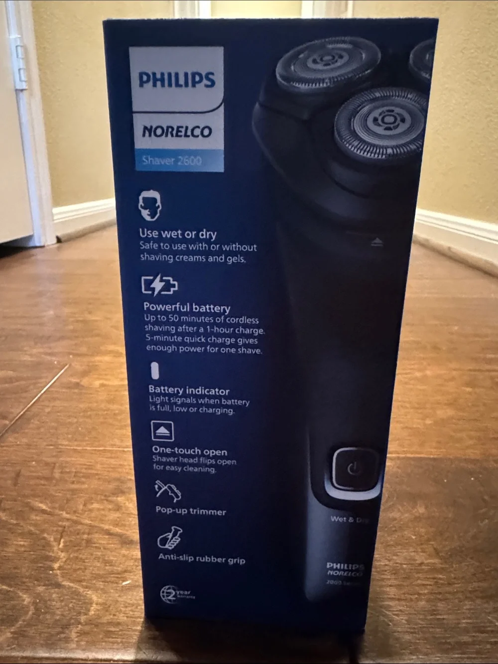 Philips Norelco Shaver 2600 - Black NWT